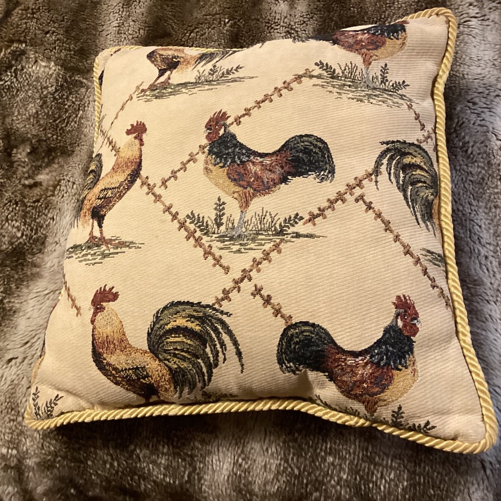 Rooster throw cushion - 19 inches
